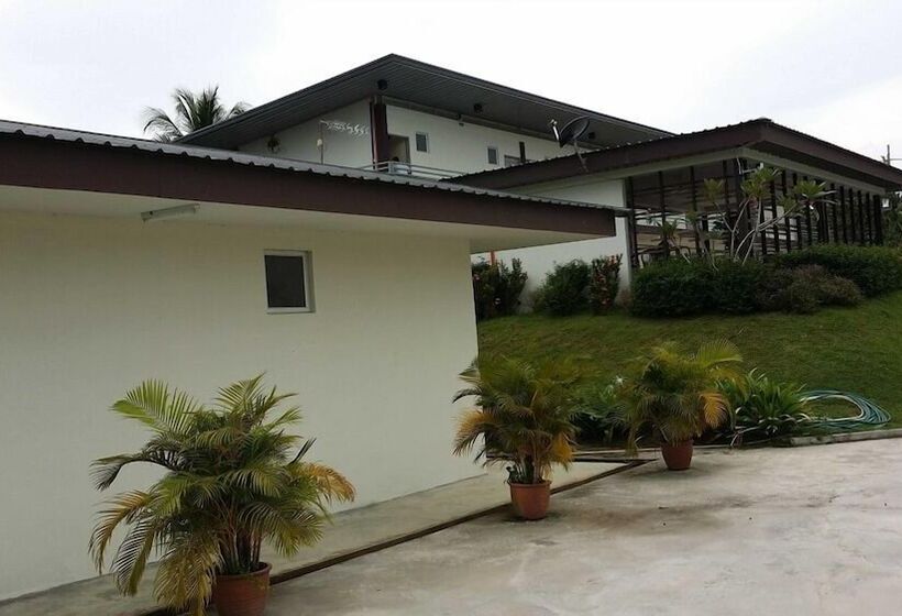 فندق على الطريق Desa Terrace