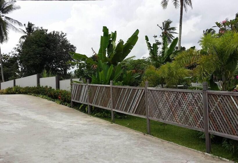 فندق على الطريق Desa Terrace