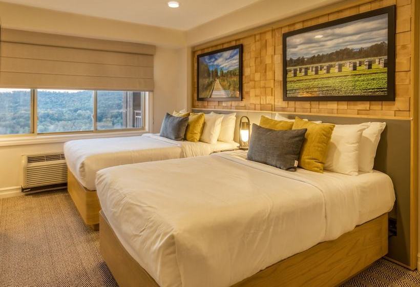 리조트 Grand Cascades Lodge