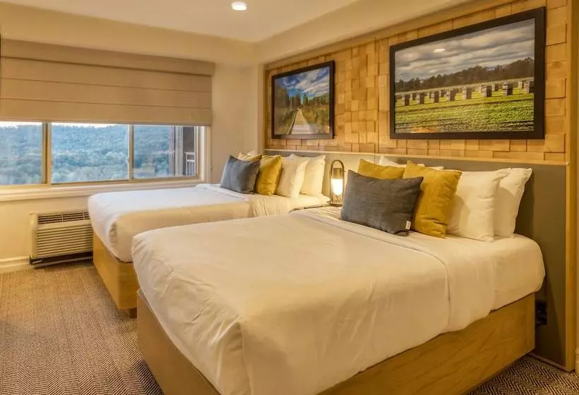 Курорт Grand Cascades Lodge