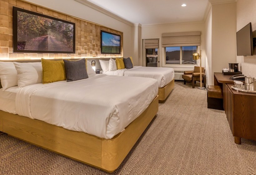 리조트 Grand Cascades Lodge