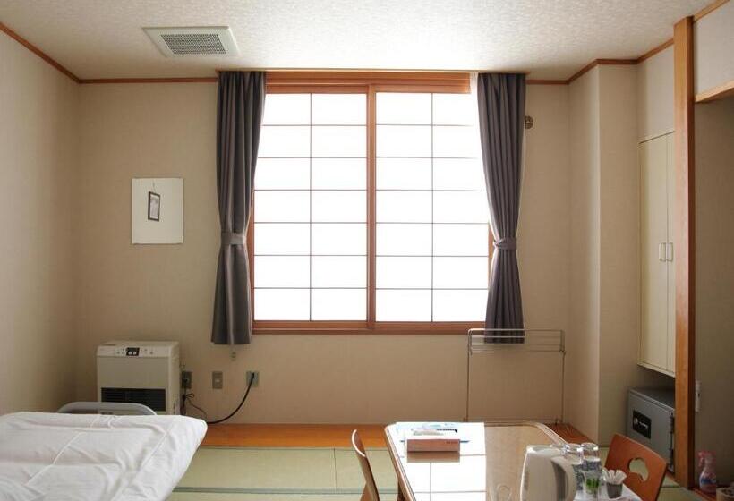 فندق صغير ピンネシリ温泉望岳荘