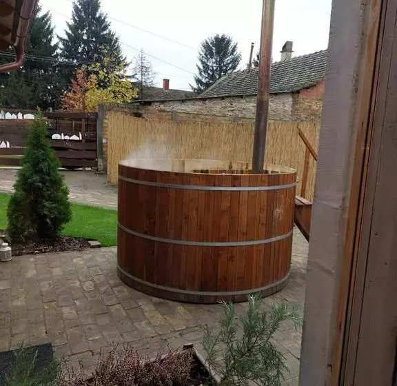 تختخواب و صبحانه Cottage Spa Ada