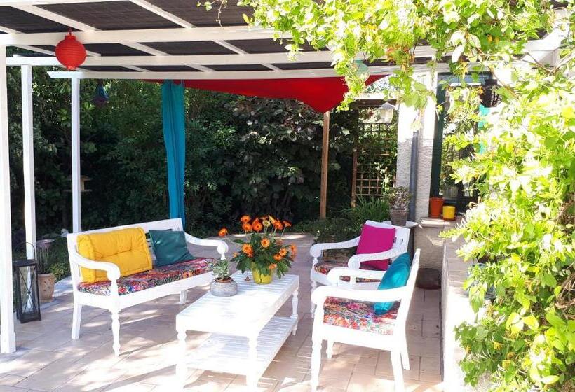 مبيت وإفطار En Pleine Campagne, Proche Du Mans   Chambre D Hôtes