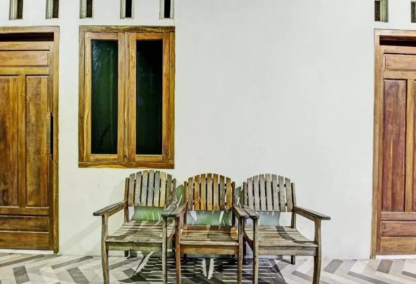 Hotelli Spot On 92264 Argo Homestay