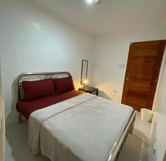 Hotelli Sto Niño Residences Lucena City