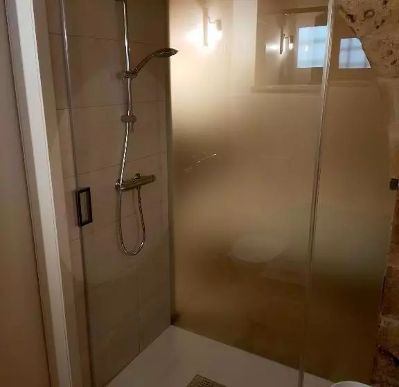 پانسیون Clementia Guest House