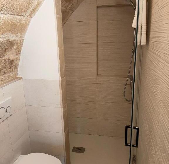 پانسیون Clementia Guest House