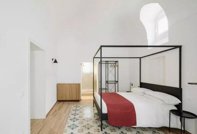 پانسیون Clementia Guest House