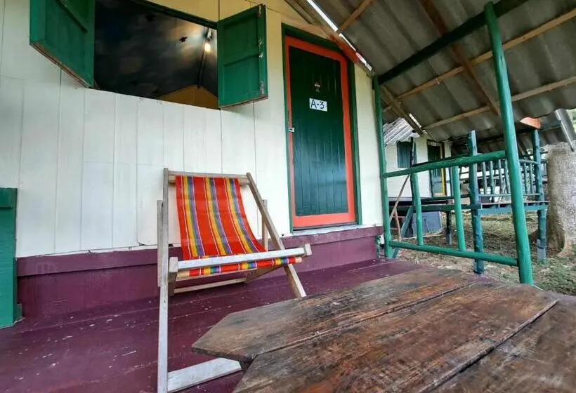 ペンション Neeno Hut