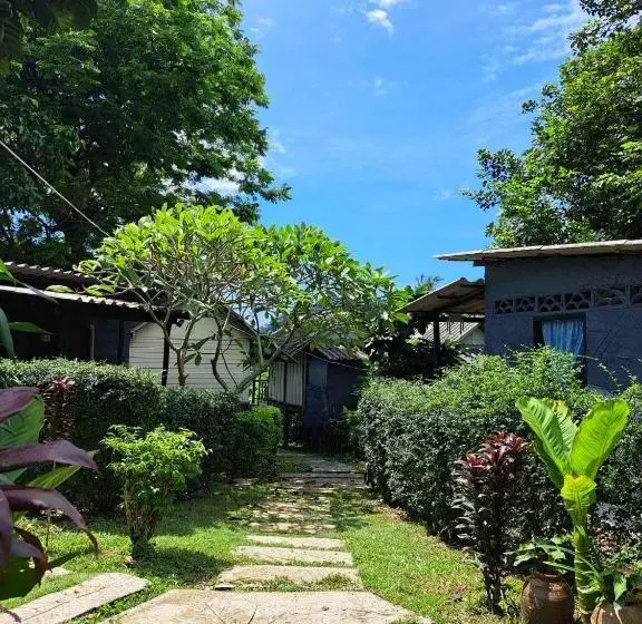 ペンション Neeno Hut
