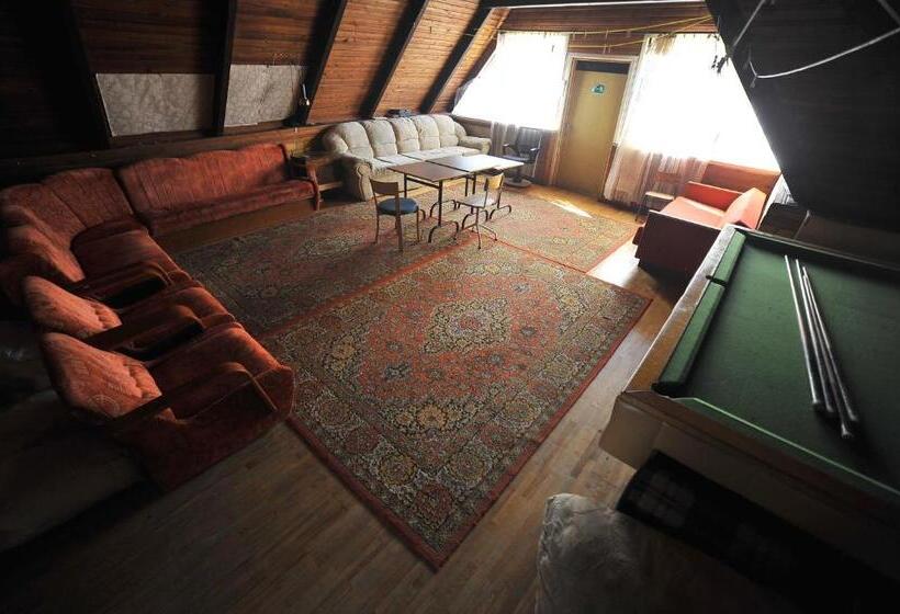 هاستل Nostalgija Pervalkoje