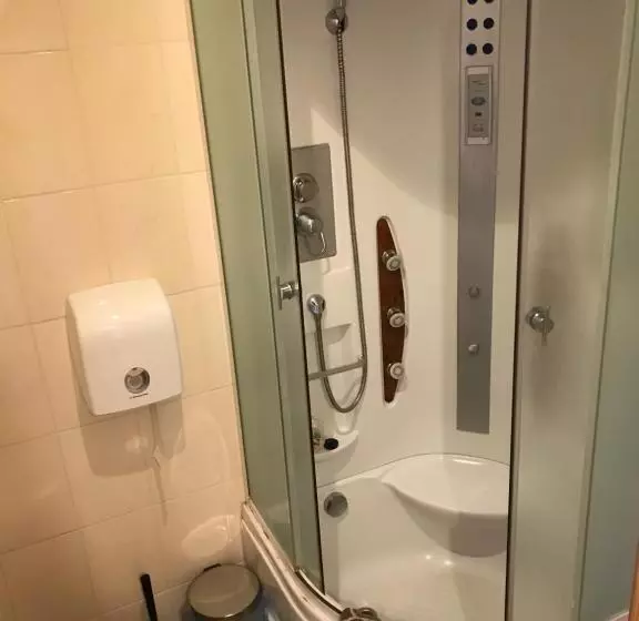 هتل Zakumuiza