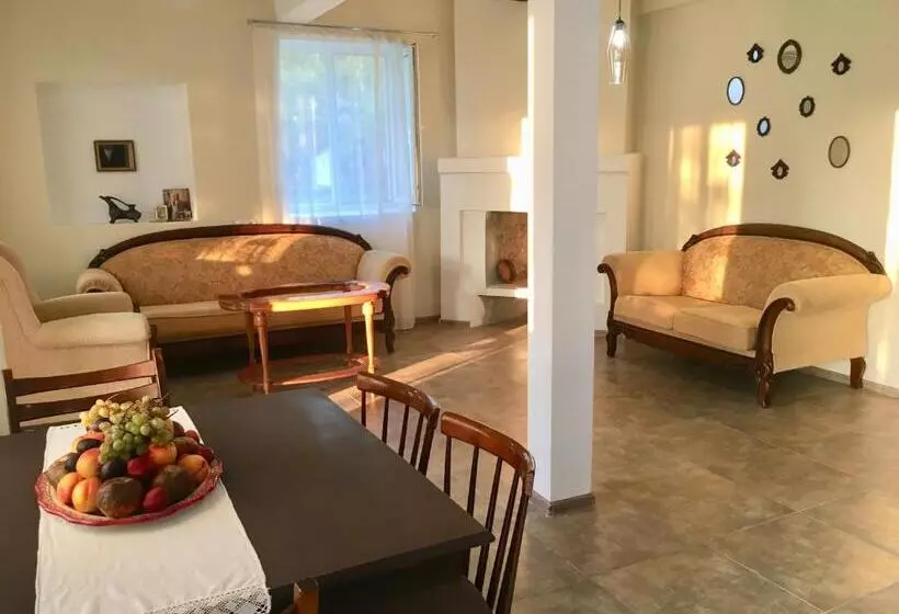 پانسیون Martv Elle Boutique Guesthouse