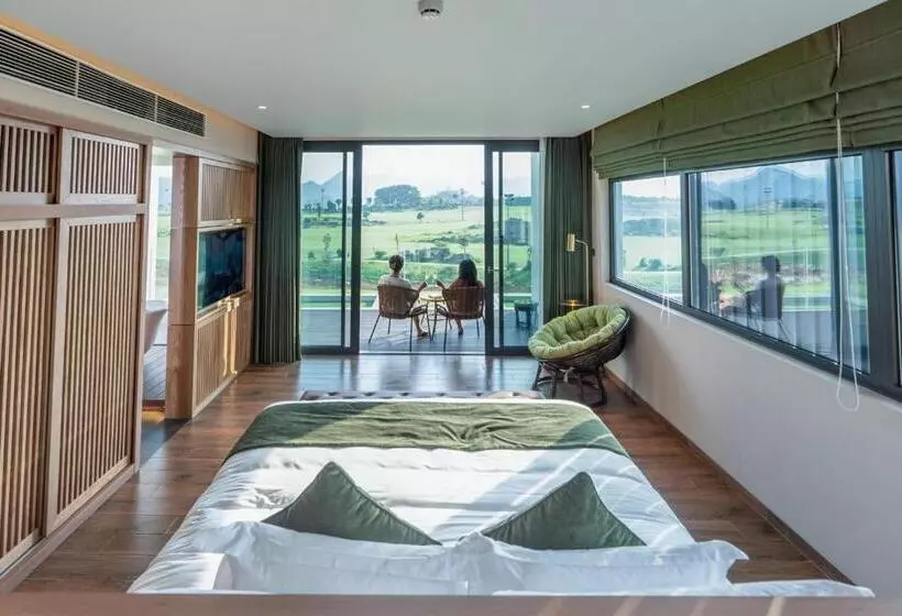 The Five Villas & Resort Ninh Binh