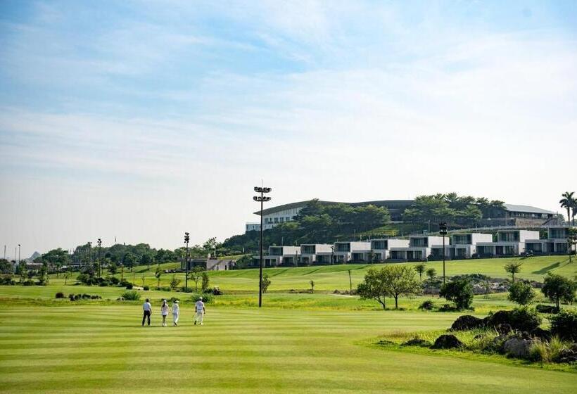 The Five Villas & Resort Ninh Binh