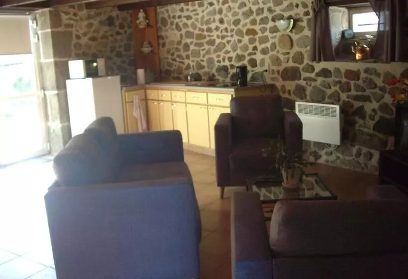 Aamiaismajoitus (B&B) Ferme De Lamourio