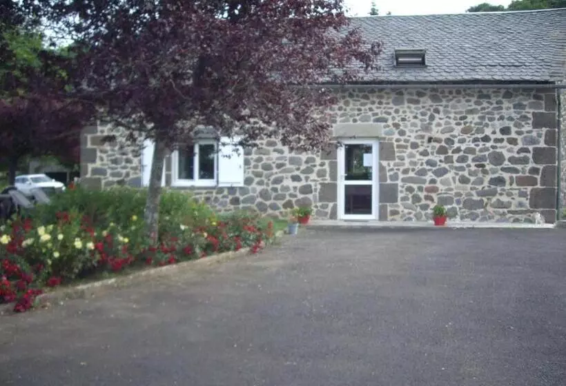 Aamiaismajoitus (B&B) Ferme De Lamourio