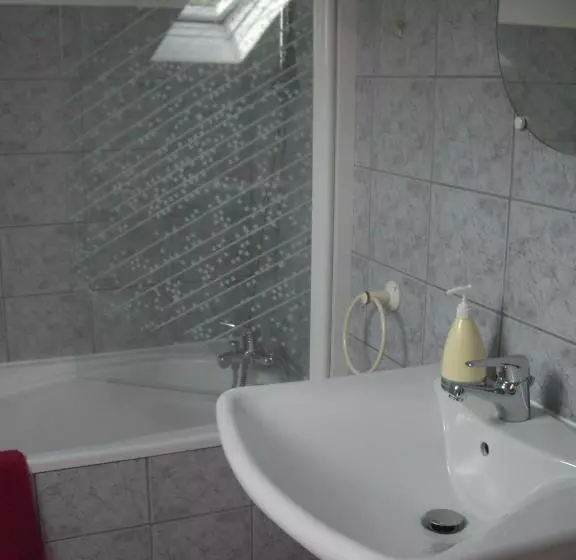 Aamiaismajoitus (B&B) Ferme De Lamourio