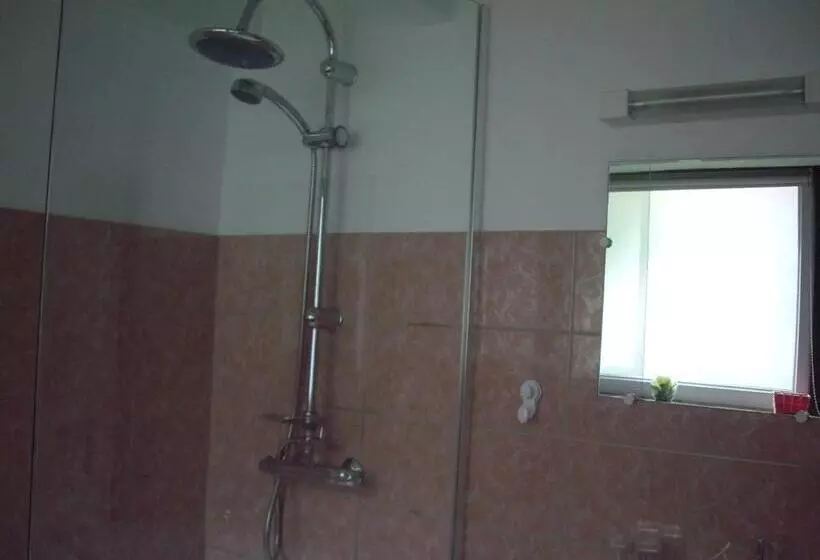 Aamiaismajoitus (B&B) Ferme De Lamourio