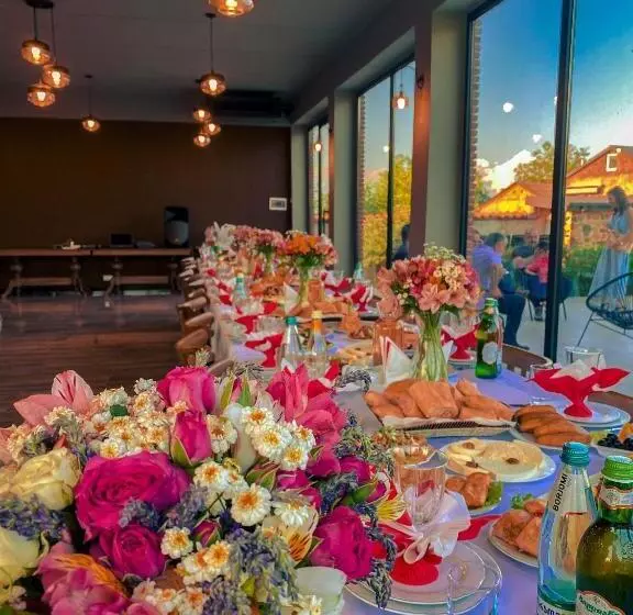 هتل Chateau Ikalto