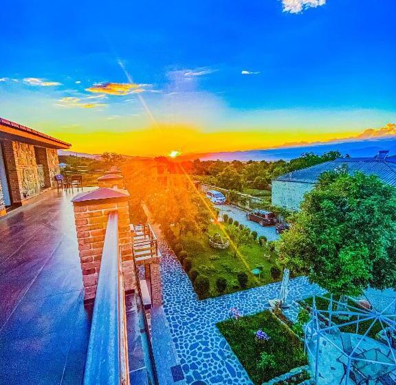 هتل Chateau Ikalto