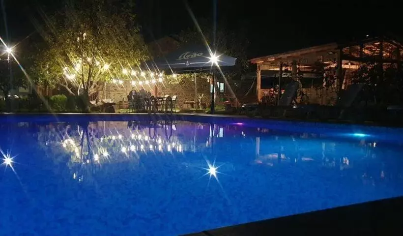 هتل Chateau Ikalto