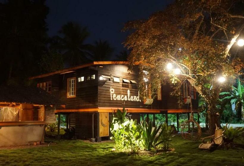 Peaceland Hostel