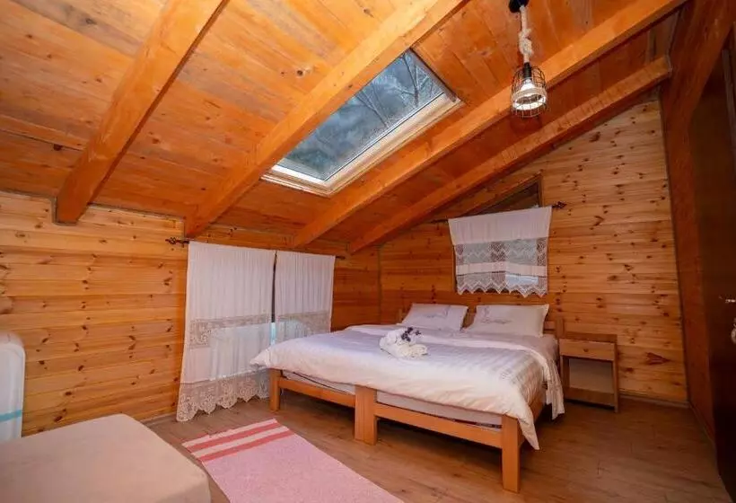 ペンション Bee Eco Guest House