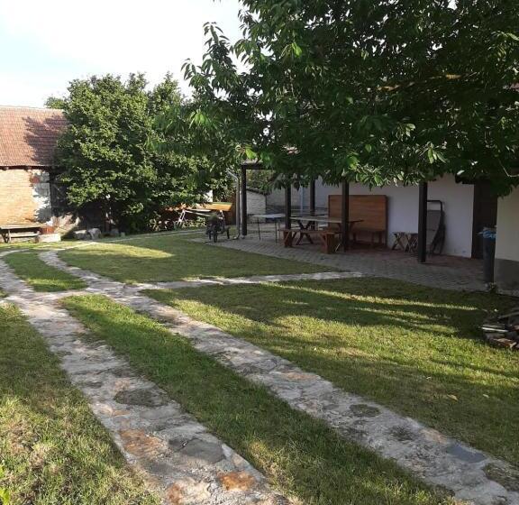 פנסיון Bodrogparti Vendégház Sárazsadány