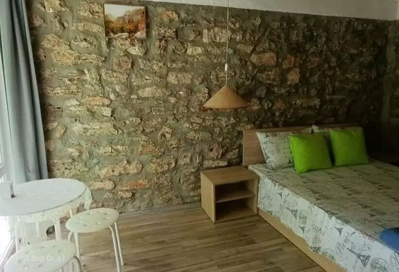 Majatalo Granichar 3 Surfa