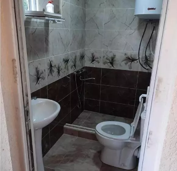 پانسیون Nino & Tarzan Guesthouse
