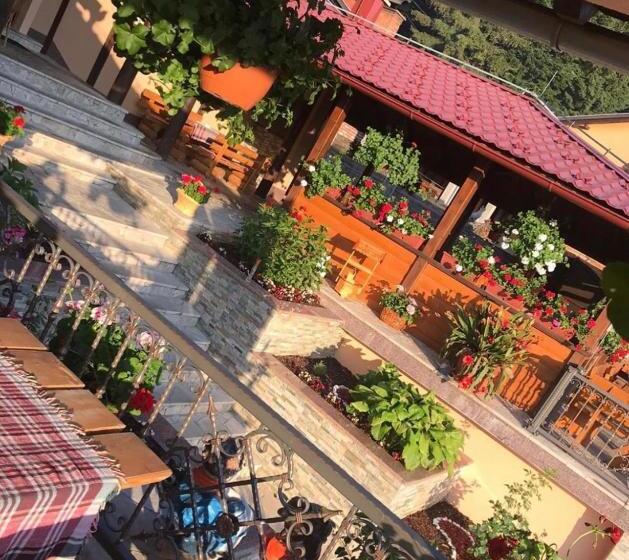 بنسيون Restoran Sa Sobama Za Iznajmljivanje Mali Raj