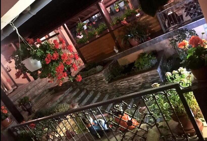 بنسيون Restoran Sa Sobama Za Iznajmljivanje Mali Raj