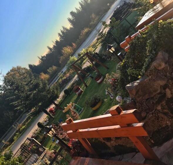 بنسيون Restoran Sa Sobama Za Iznajmljivanje Mali Raj