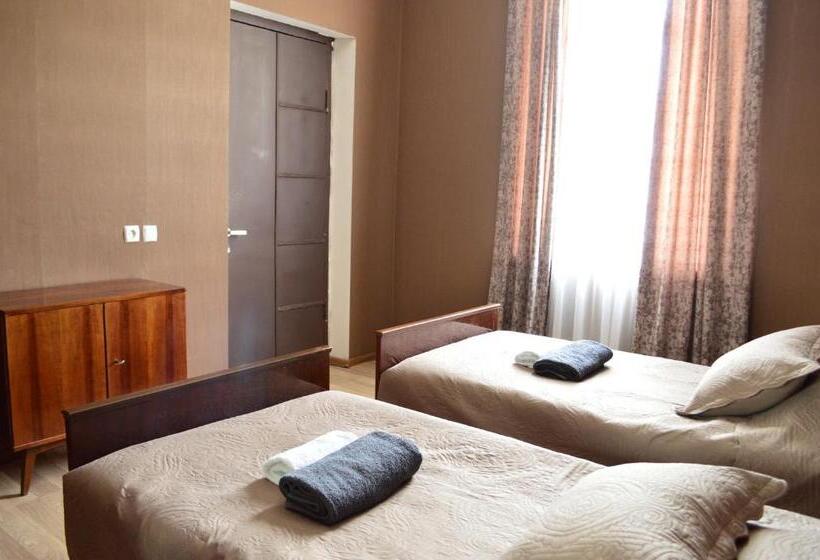 پانسیون Shoda