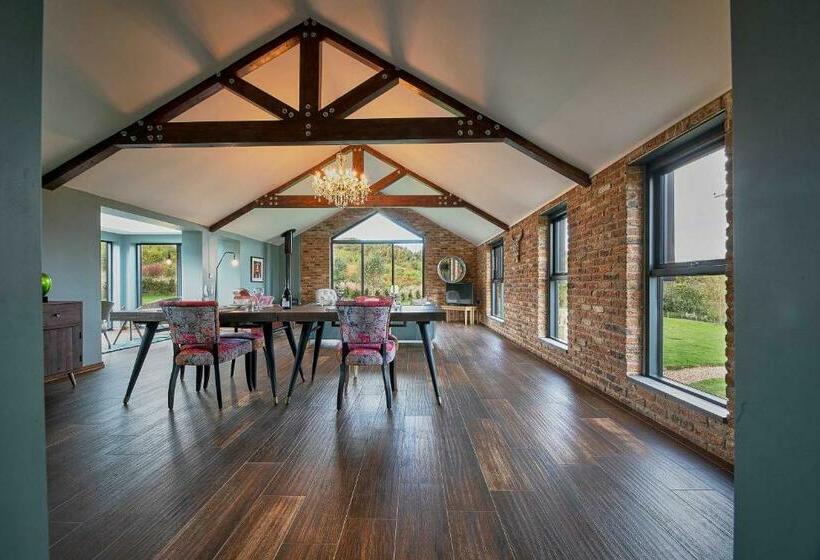 펜션 Woodland Barn