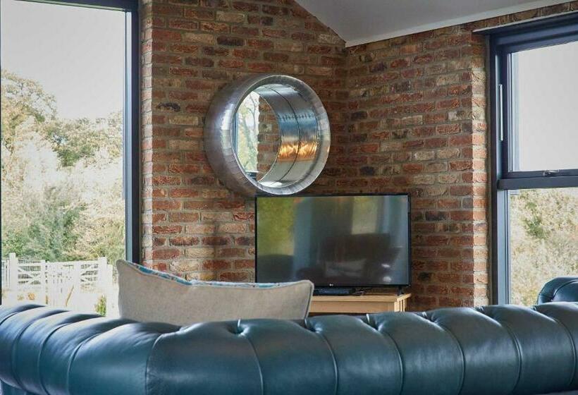 펜션 Woodland Barn