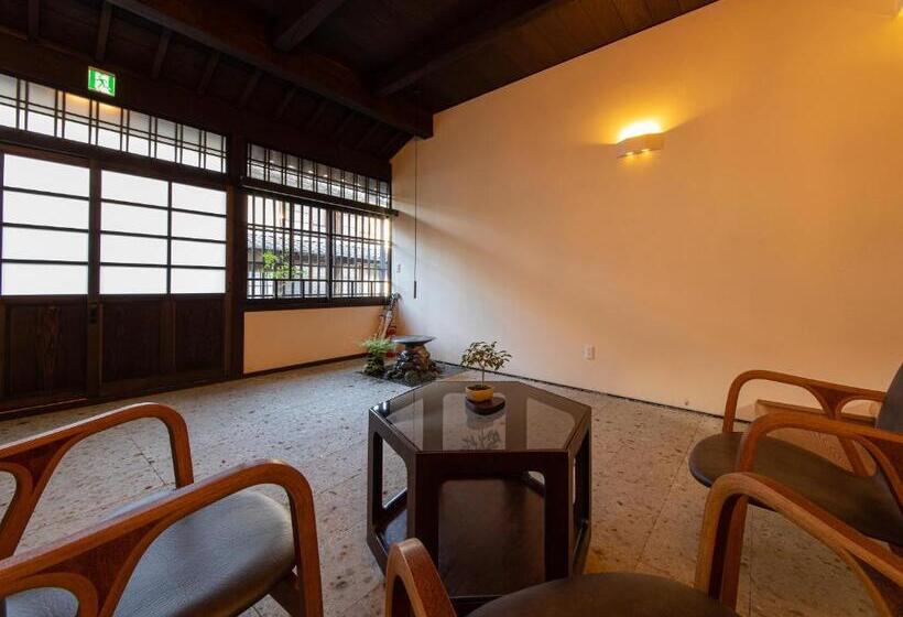 Ryokan 内子の宿 織