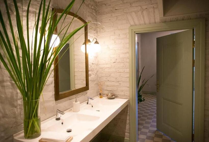 Botique & Spa Hotel Berkenes Manor