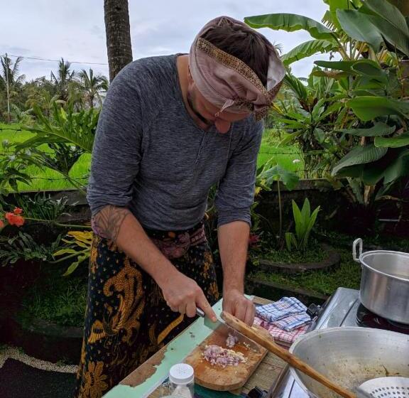 פנסיון Adhitya Dharma Guest House