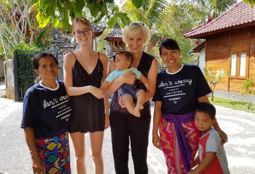 פנסיון Adhitya Dharma Guest House