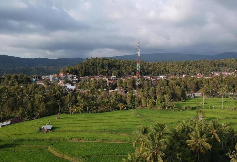 פנסיון Adhitya Dharma Guest House