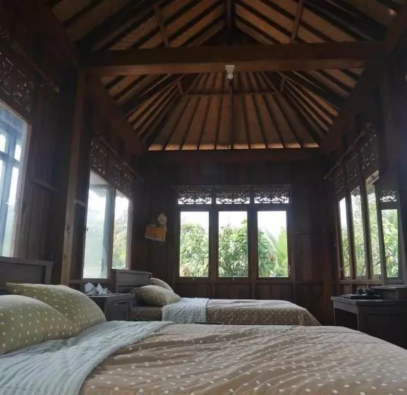 پانسیون Adhitya Dharma Guest House