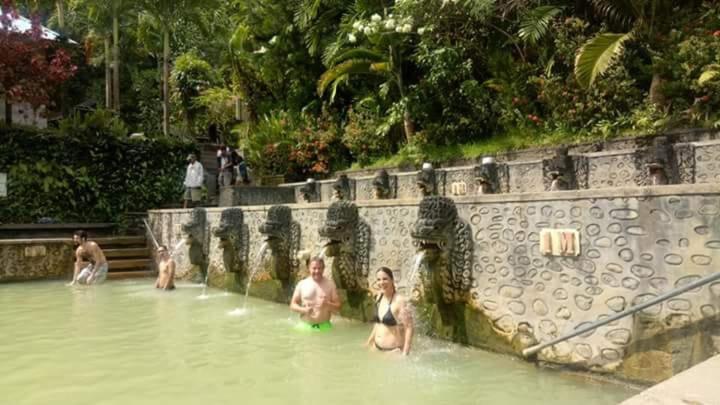 פנסיון Adhitya Dharma Guest House