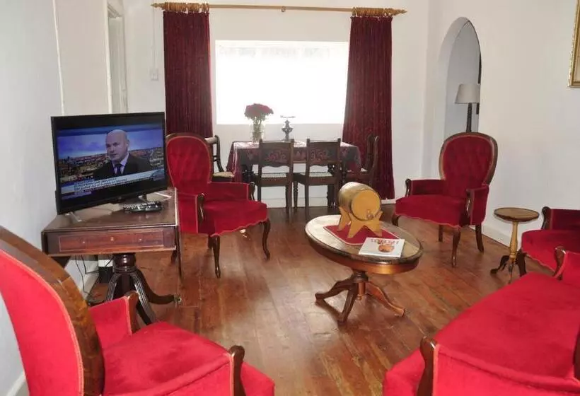 Majatalo Huisie Ommie Hoek