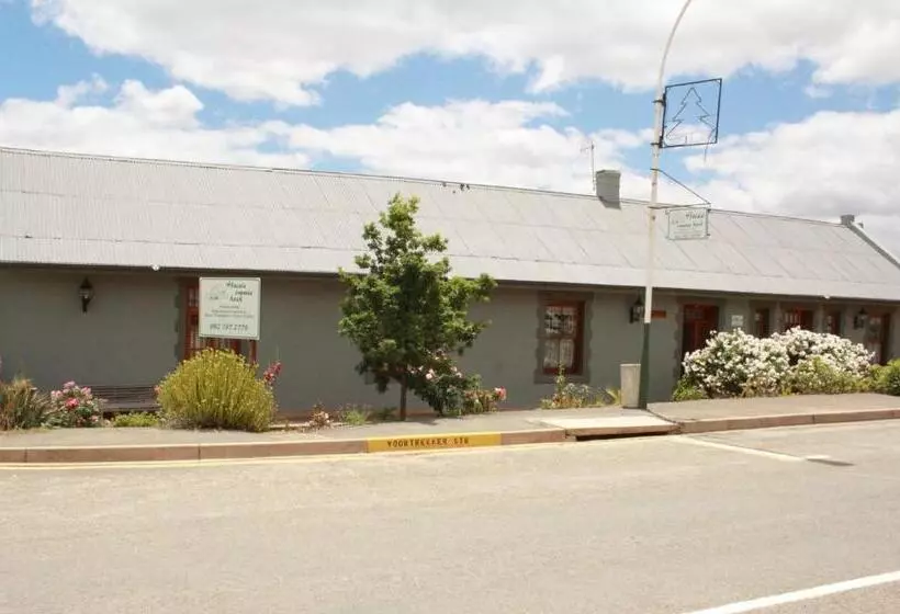 Majatalo Huisie Ommie Hoek