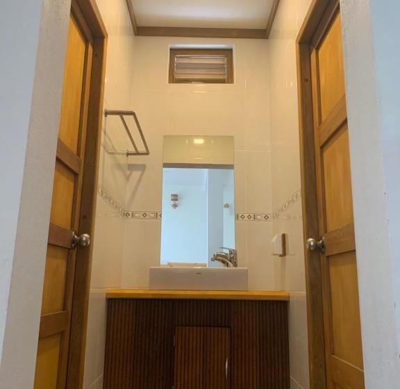 پانسیون Seena Inn