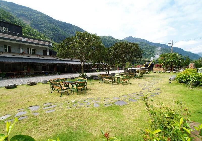 هاستل Dainty Spa