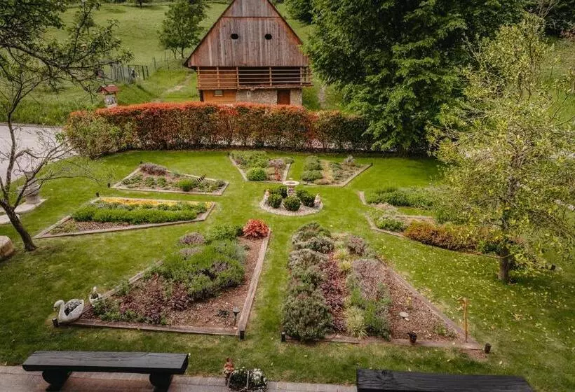 تختخواب و صبحانه Adventure Farm